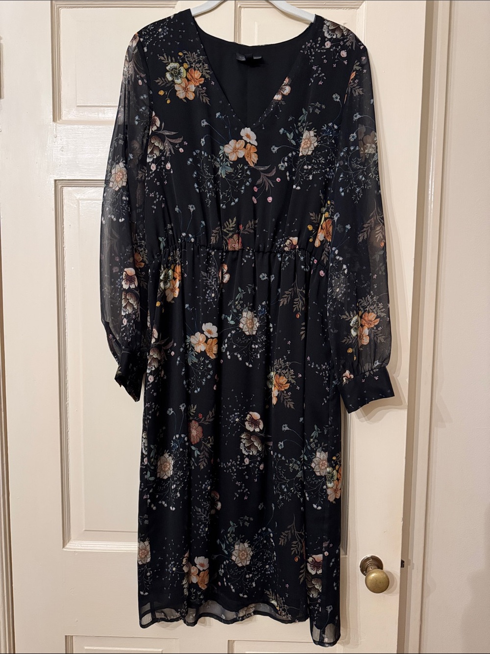 Topshop Black Floral V-Neck Long Sleeve Midi Dress